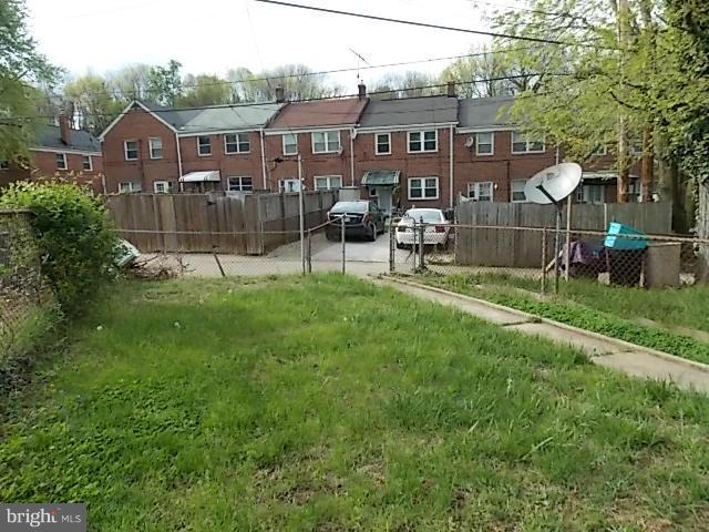 404 Random Road Baltimore, MD 21229 - Photo 3 of 21 Exterior (Rear)