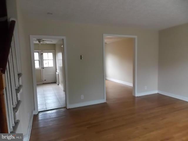 404 Random Road Baltimore, MD 21229 - Photo 5 of 21 Living Room