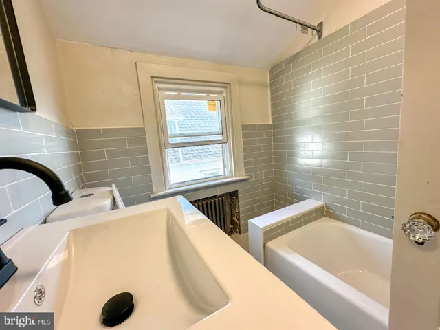 $2,100 | 521 Blythe Avenue, Drexel Hill, PA 19026