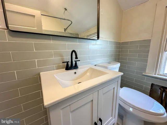 $2,100 | 521 Blythe Avenue, Drexel Hill, PA 19026