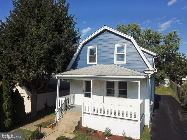 $2,100 | 521 Blythe Avenue, Drexel Hill, PA 19026