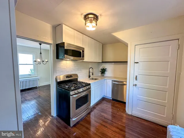 $2,100 | 521 Blythe Avenue, Drexel Hill, PA 19026