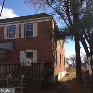 625 Delaware Avenue Baltimore, MD 21221 - Photo 2 of 6 a view of house with yard