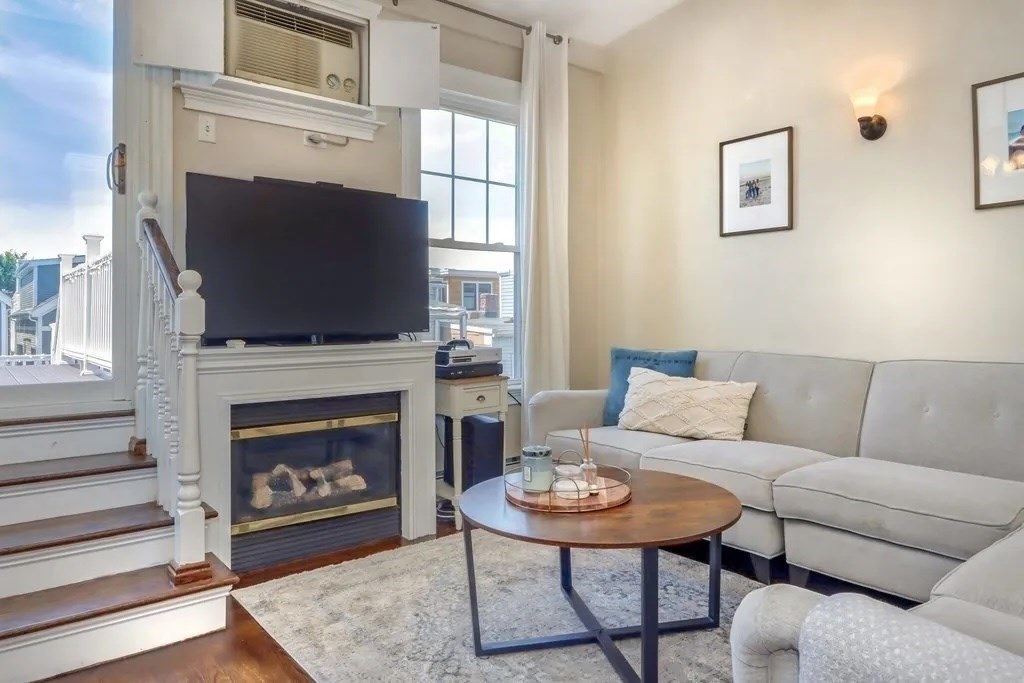 439 West Fourth Street, Unit 3 Boston, MA 02127 - Photo 9 of 20