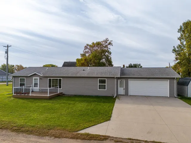 $184,900 | 204 Johnson Street, Shelly, MN 56581