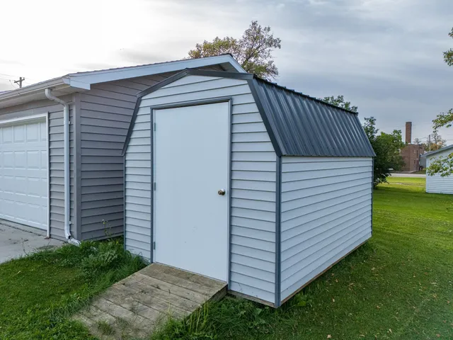 $184,900 | 204 Johnson Street, Shelly, MN 56581