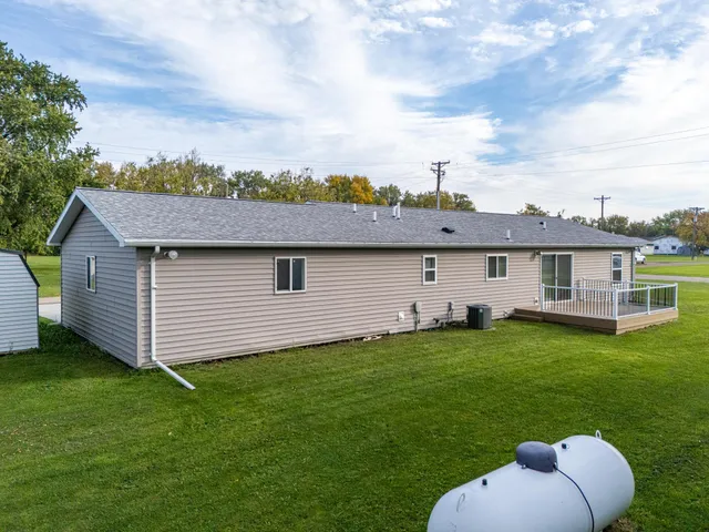 $184,900 | 204 Johnson Street, Shelly, MN 56581