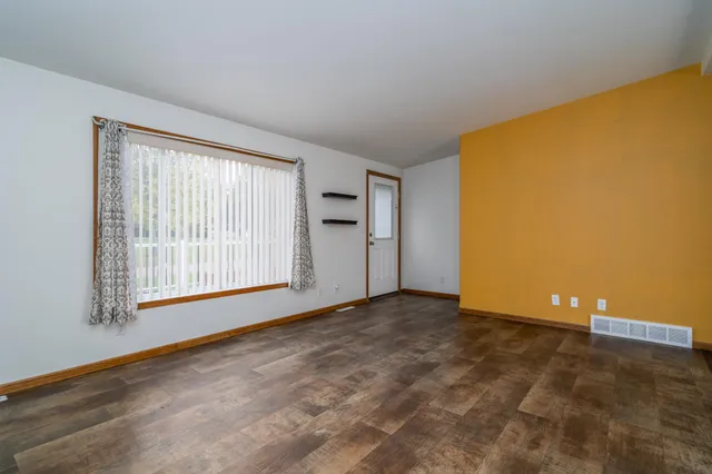 $184,900 | 204 Johnson Street, Shelly, MN 56581