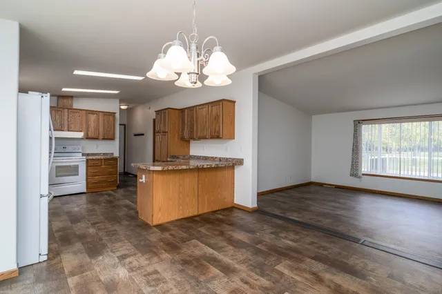 $184,900 | 204 Johnson Street, Shelly, MN 56581