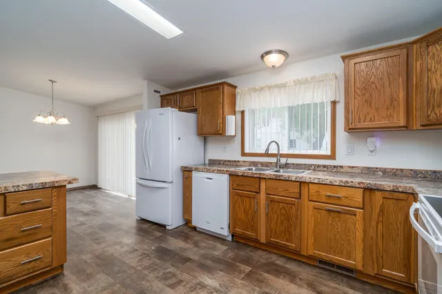 $184,900 | 204 Johnson Street, Shelly, MN 56581