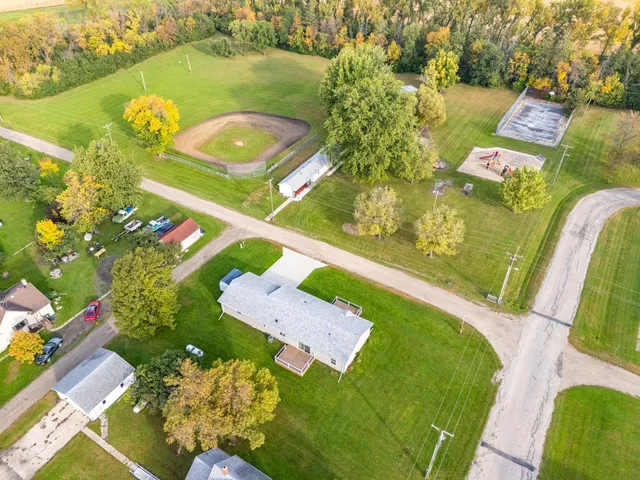 $184,900 | 204 Johnson Street, Shelly, MN 56581