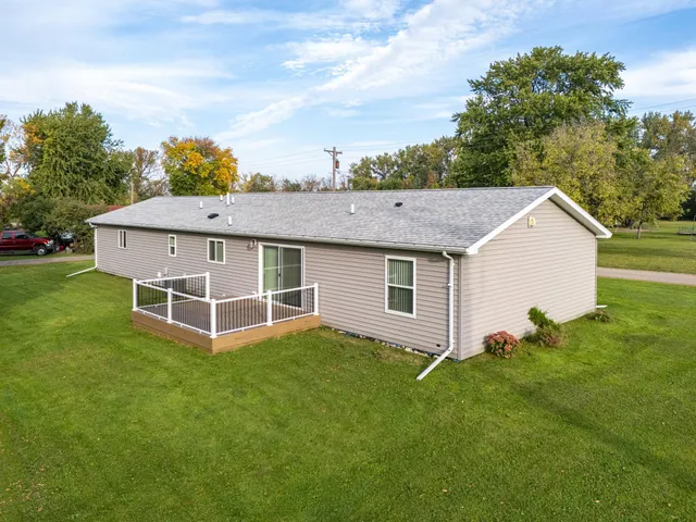 $184,900 | 204 Johnson Street, Shelly, MN 56581