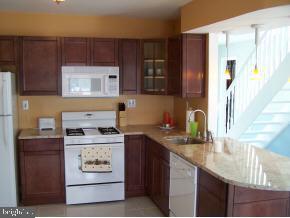 108 East Thames Road Tuckerton, NJ 08087 - Photo 2 of 12
