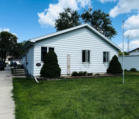$233,500 | 212 East Waupansie Street, Dwight, IL 60420