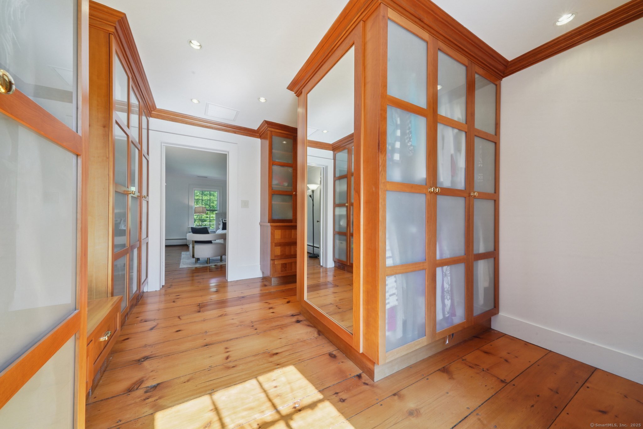 342 Greens Farms Road Westport, CT 06880 - Photo 11 of 31 a view of an entryway