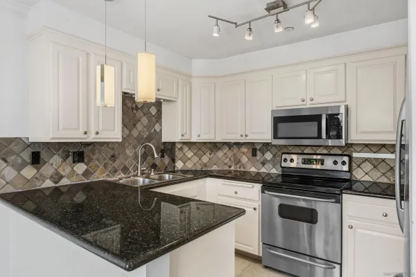 $3,150 | 3939 Illinois Street, Unit 4D, San Diego, CA 92104