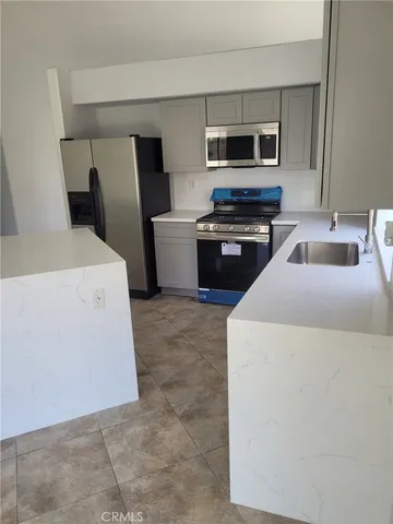 $2,750 | 18885 Oakview Way, Lake Elsinore, CA 92530