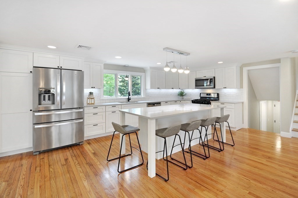 17 Seneca Road Acton, MA 01720 - Photo 4 of 41 Gallery Image 4