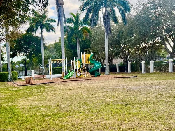 $2,400 | 7776 Bristol Circle, Naples, FL 34120