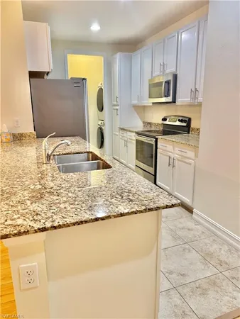 $2,400 | 7776 Bristol Circle, Naples, FL 34120