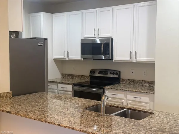 $2,400 | 7776 Bristol Circle, Naples, FL 34120