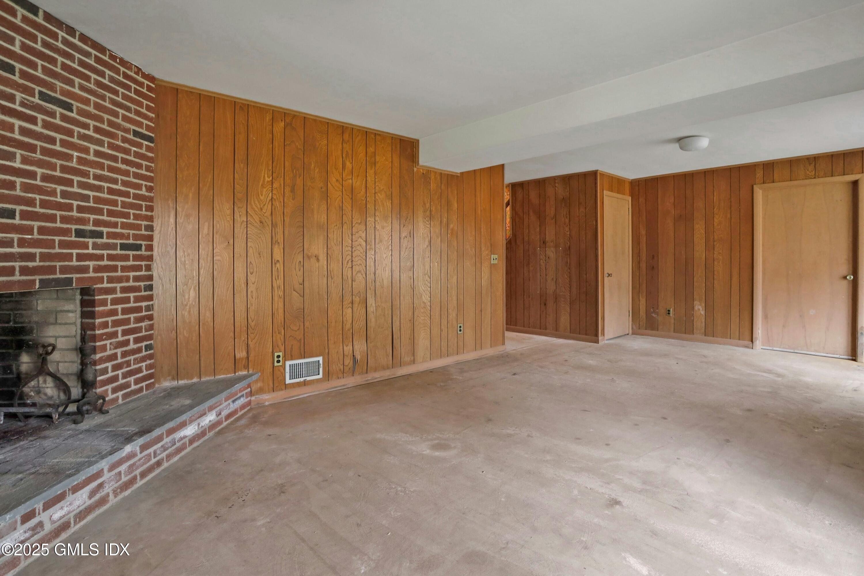 14 Sawmill Terrace Greenwich, CT 06830 - Photo 16 of 19 016-480428-_X0A2083edited_14009104