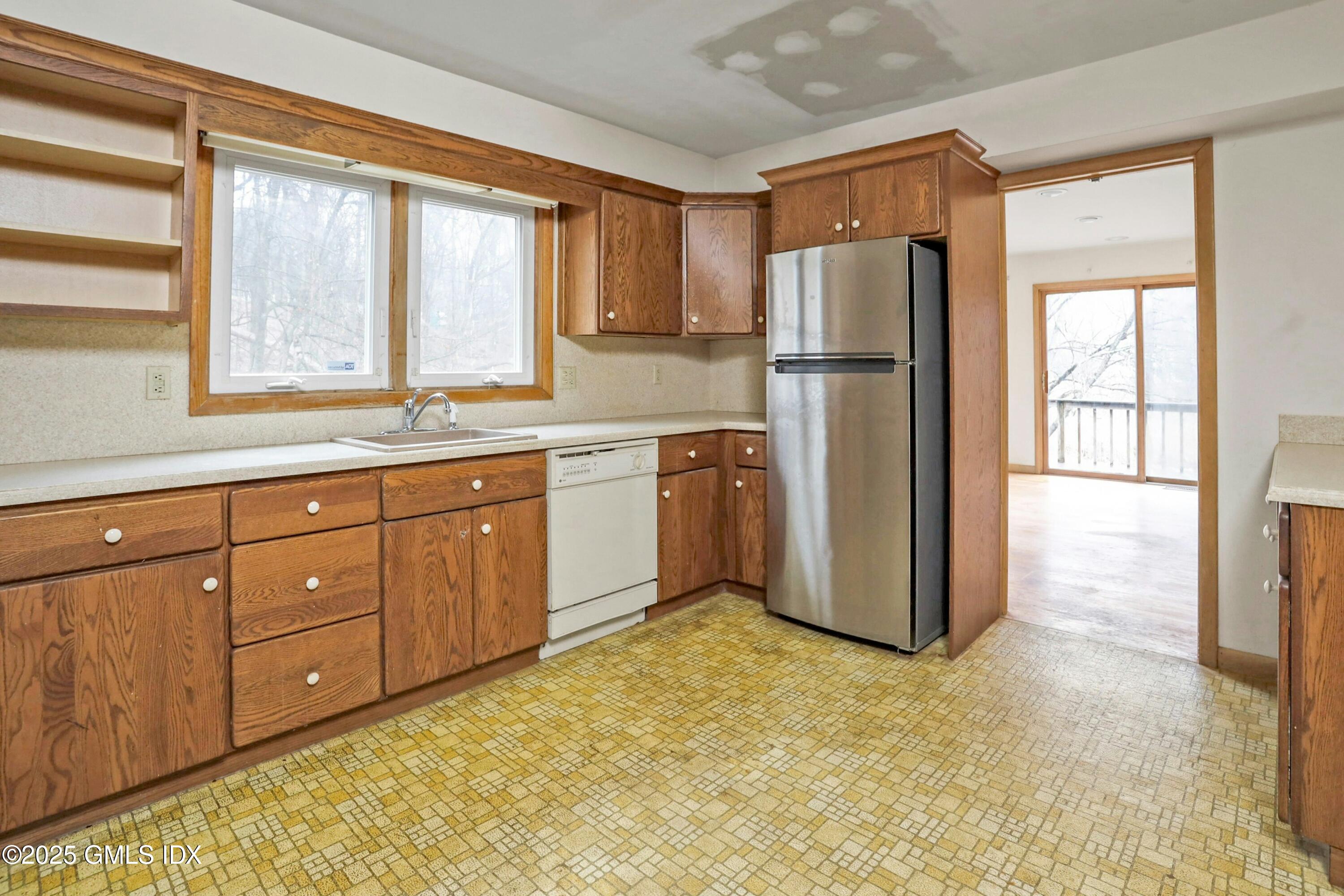 14 Sawmill Terrace Greenwich, CT 06830 - Photo 5 of 19 005-480428-_X0A2064edited_14009091