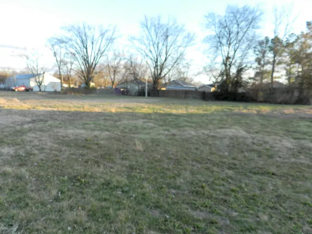 $25,000 | 28 Sycamore Street, Harrisburg, IL 62946