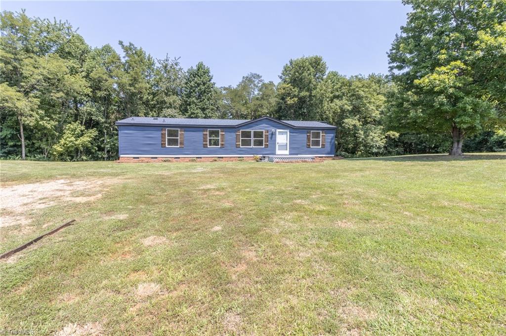 1035 Sunny Ridge Road Walnut Cove, NC 27052 - Photo 3 of 36