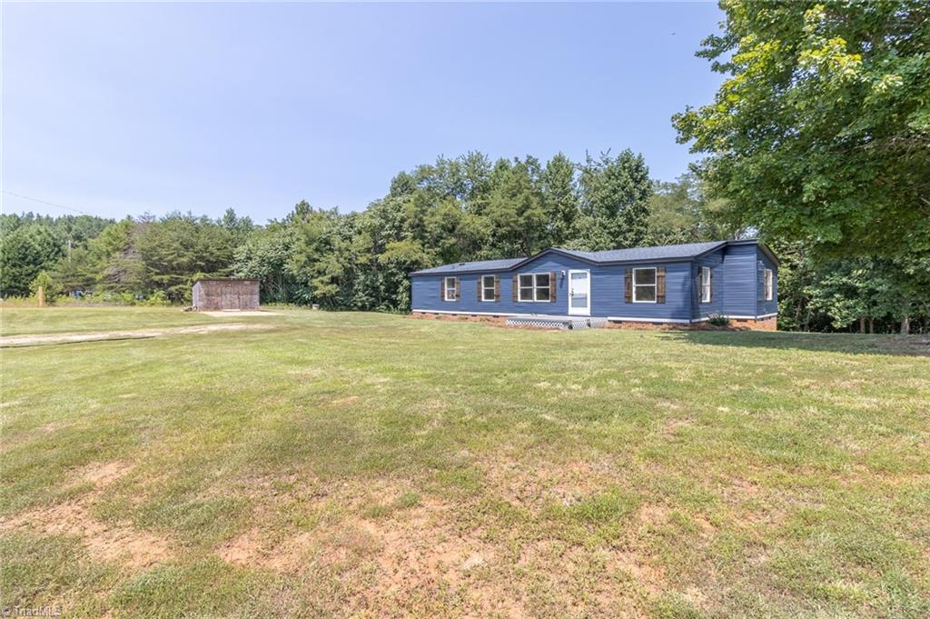 1035 Sunny Ridge Road Walnut Cove, NC 27052 - Photo 5 of 36