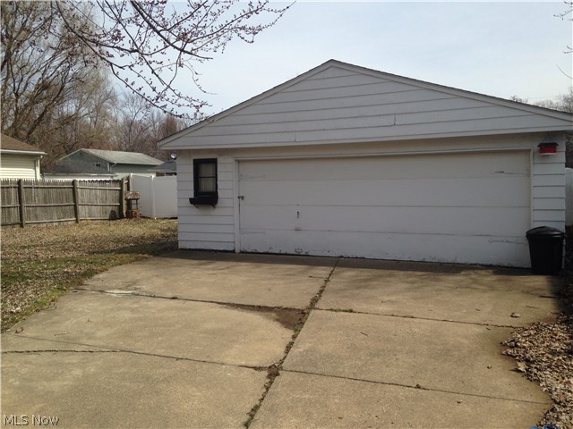 5655 Wallace Boulevard North Ridgeville, OH 44039 - Photo 12 of 14