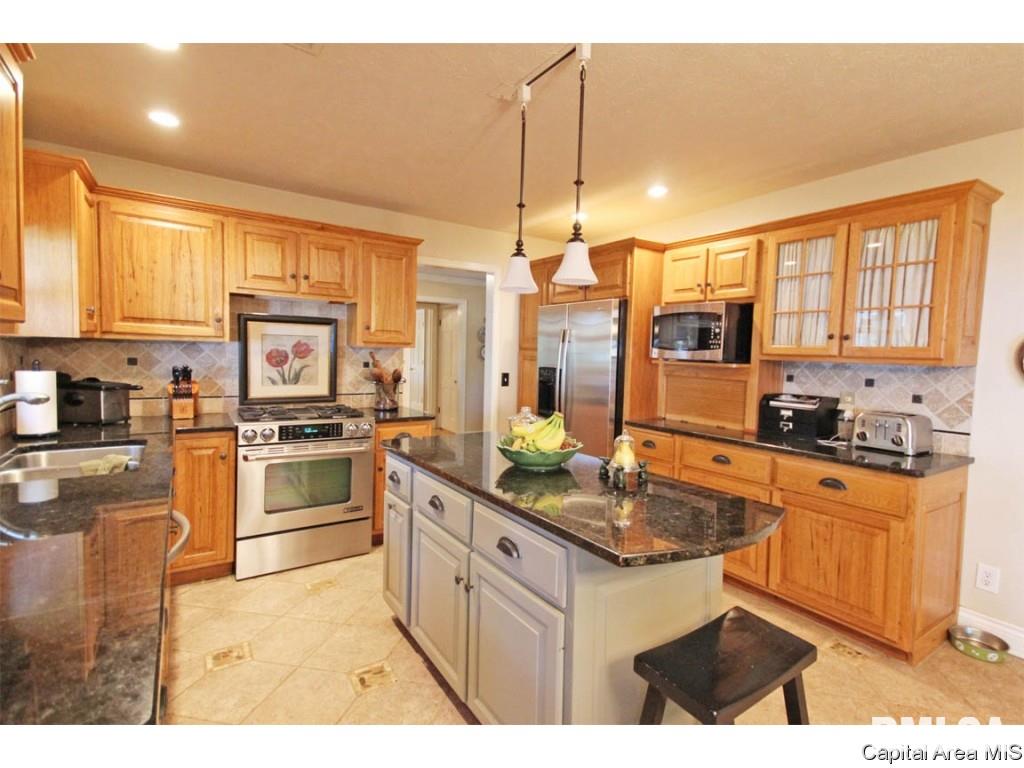 51 Oak Lane Springfield, IL 62712 - Photo 5 of 36