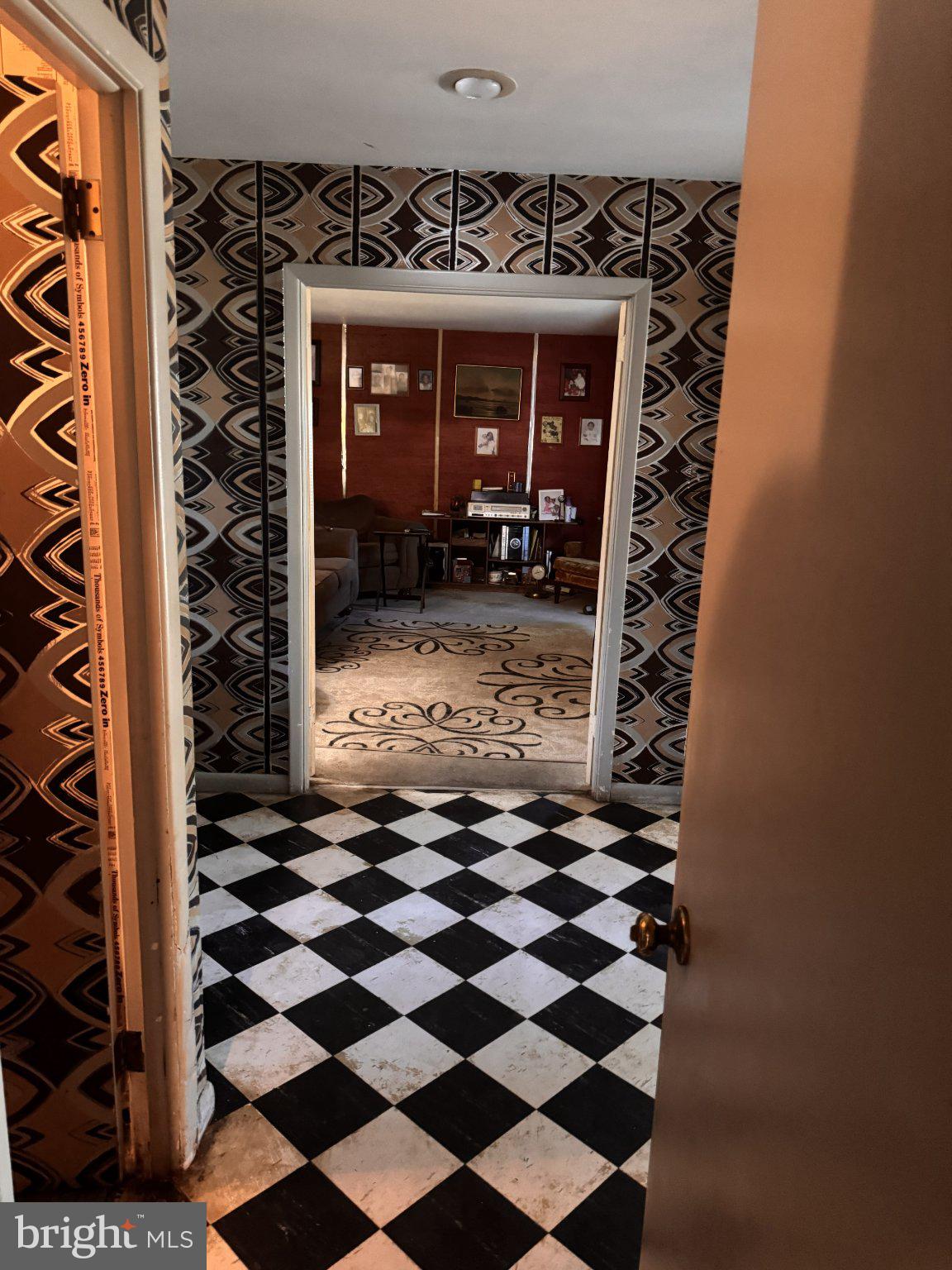 1456 Thornberry Road Wyncote, PA 19095 - Photo 8 of 8 Charming entryway with bold patterns.