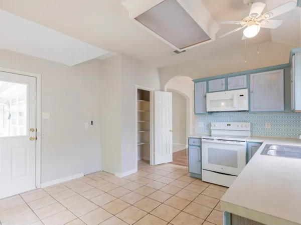 $2,000 | 452 Raven Ridge, New Braunfels, TX 78130