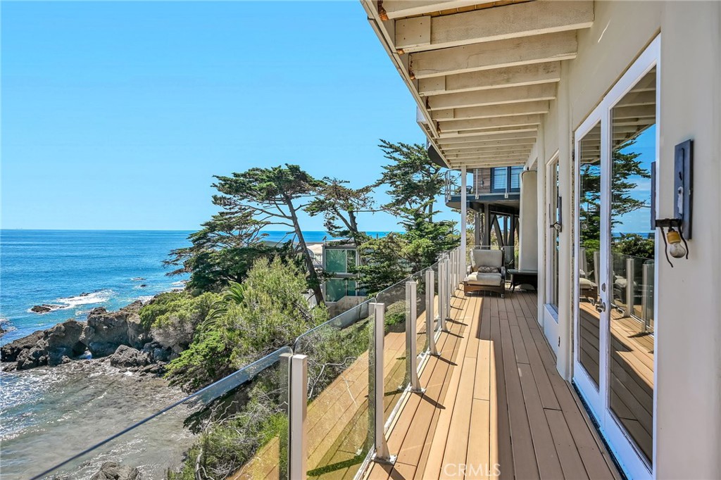 31532 Victoria Point Road Malibu, CA 90265 - Photo 7 of 44