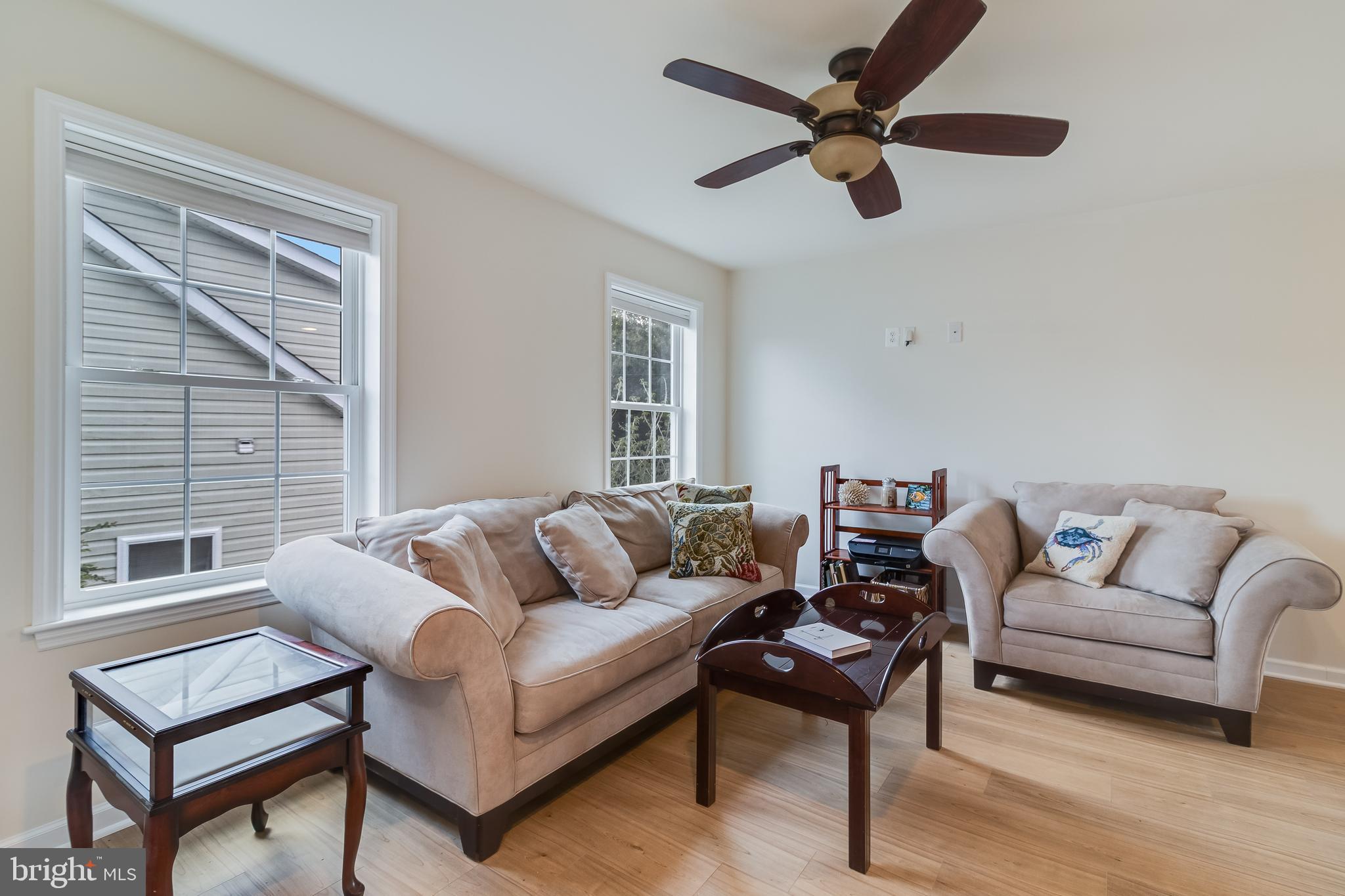 2818 Beach Drive Huntingtown, MD 20639 - Photo 38 of 74 a living room with furniture
