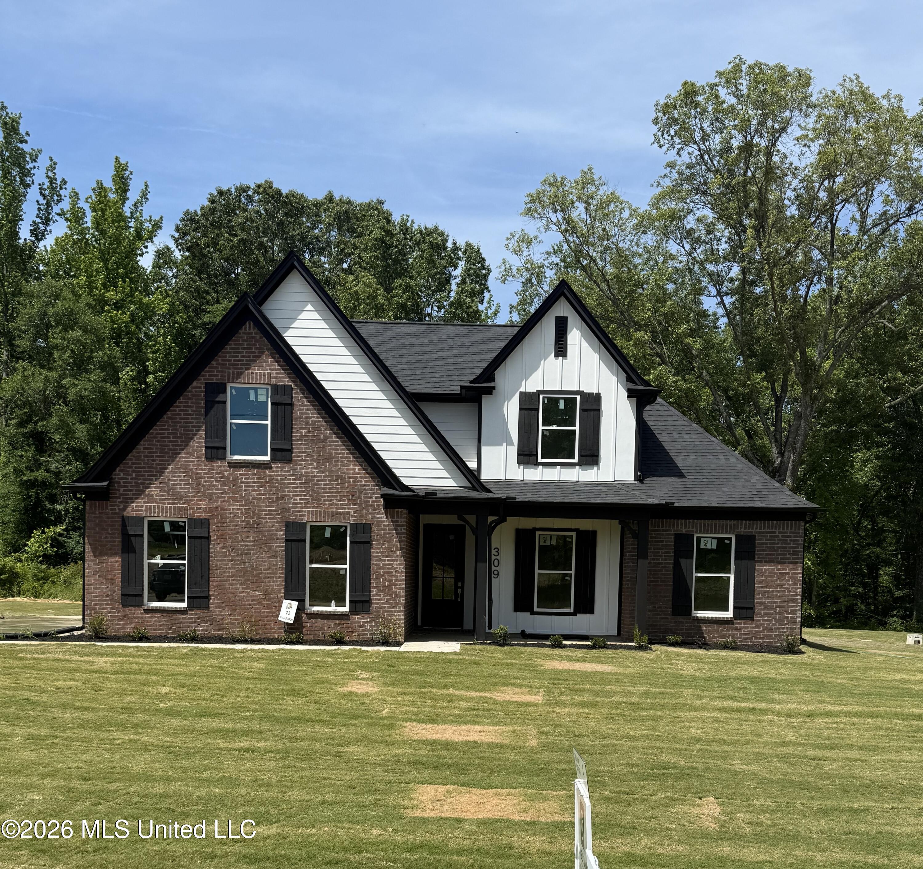 309 Centerline Roper Loop Byhalia, MS 38611 - Photo 2 of 2 Front