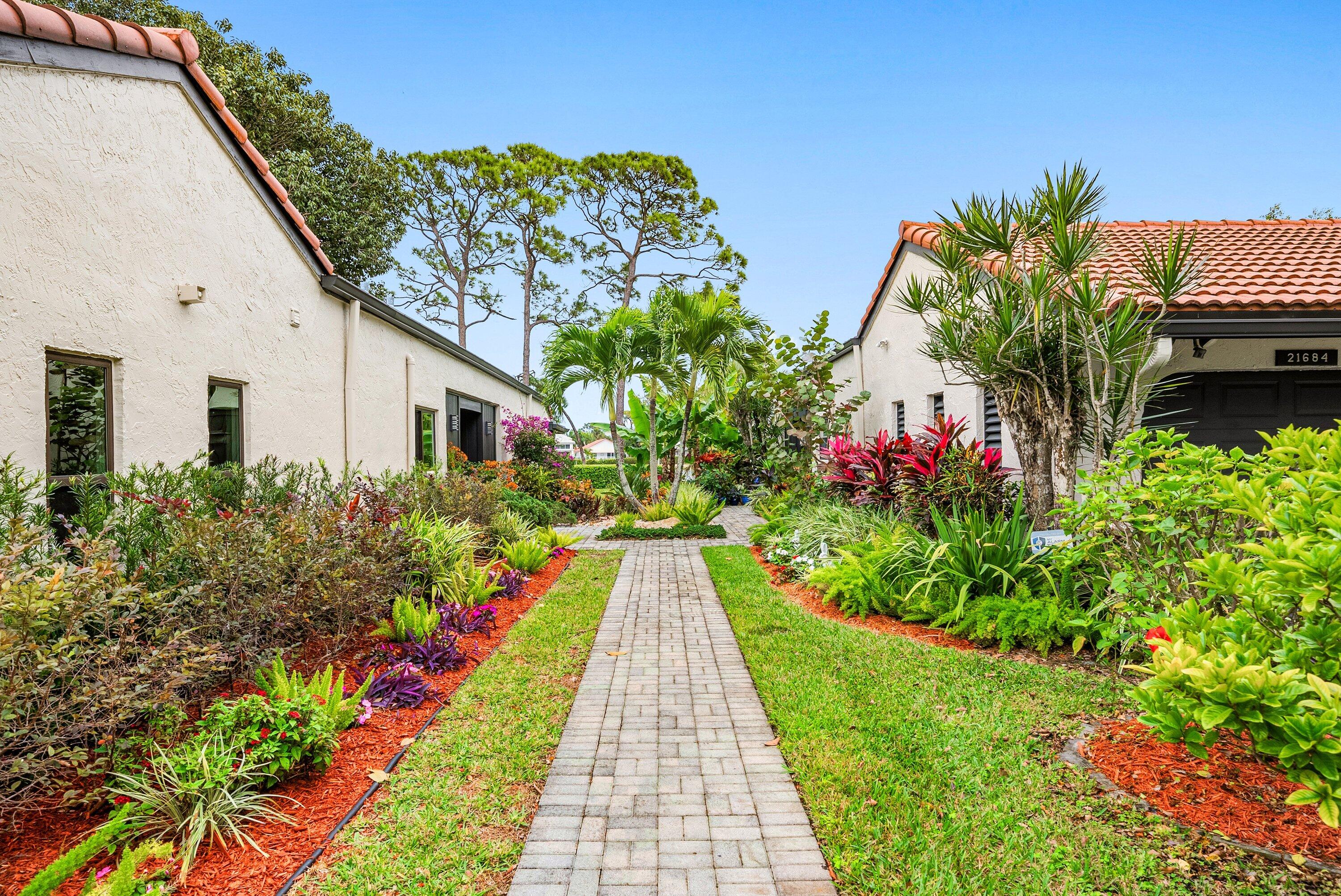 21680 Tall Palm Circle, Unit 12B Boca Raton, FL 33433 - Photo 4 of 43 004-21680TallPalmCircle-BocaRaton-FL-334