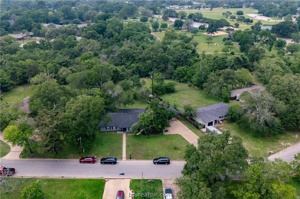 $419,900 | 816 Tanglewood Drive, Bryan, TX 77802