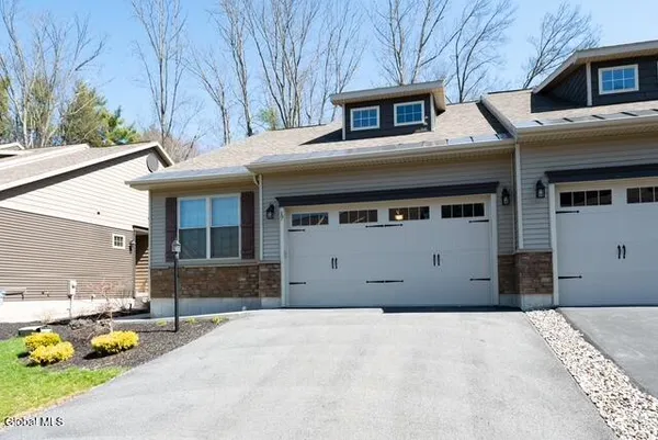 $489,900 | 17 Canterbury Lane, Bethlehem, NY 12054