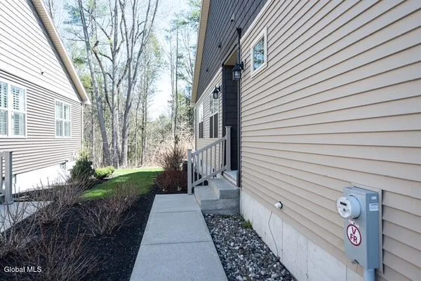 $489,900 | 17 Canterbury Lane, Bethlehem, NY 12054