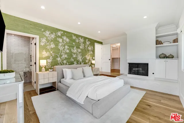 a view of walk in closet