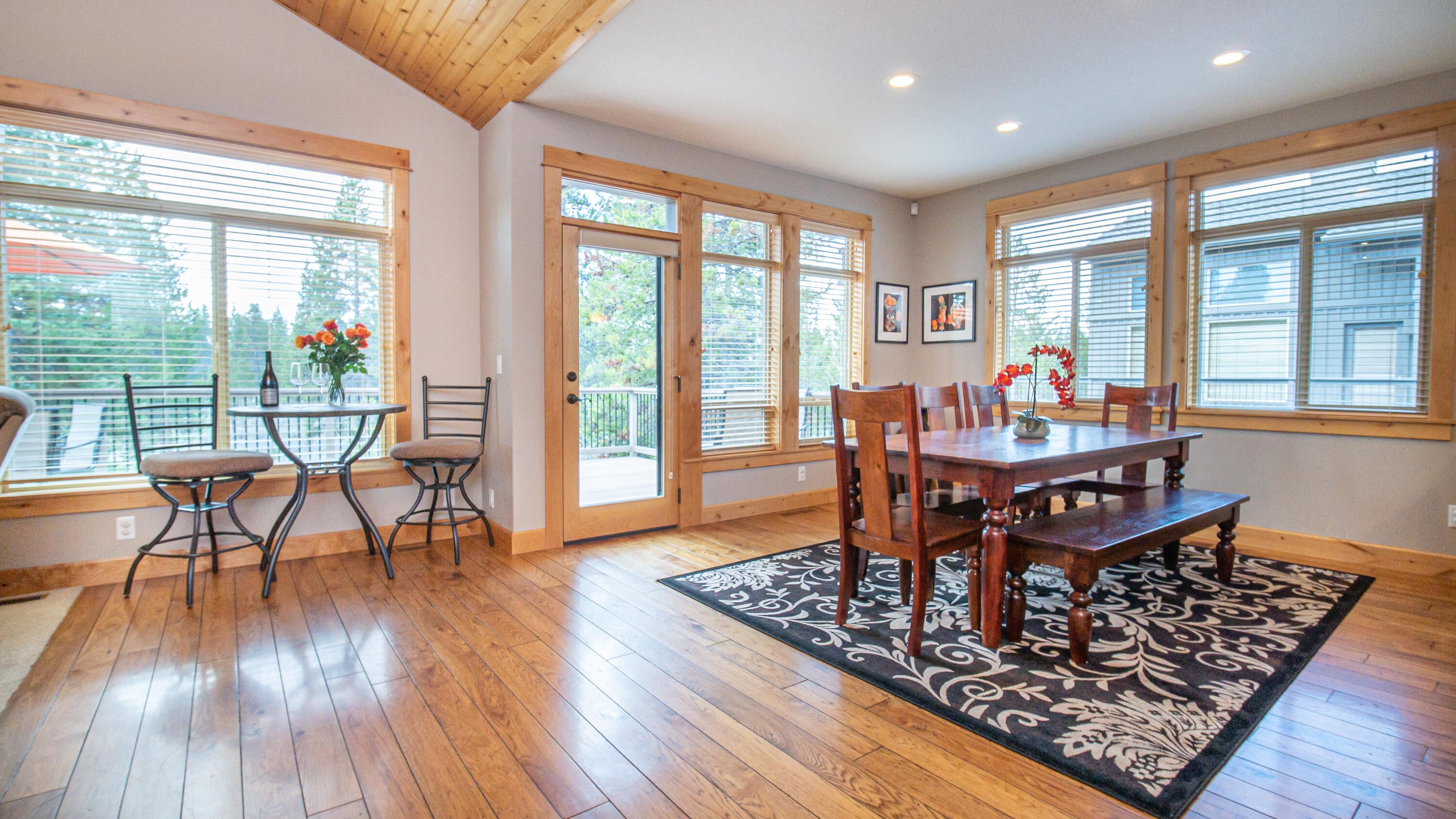 18177 Oregon Loop Sunriver, OR 97707 - Photo 6 of 34 Dining Area