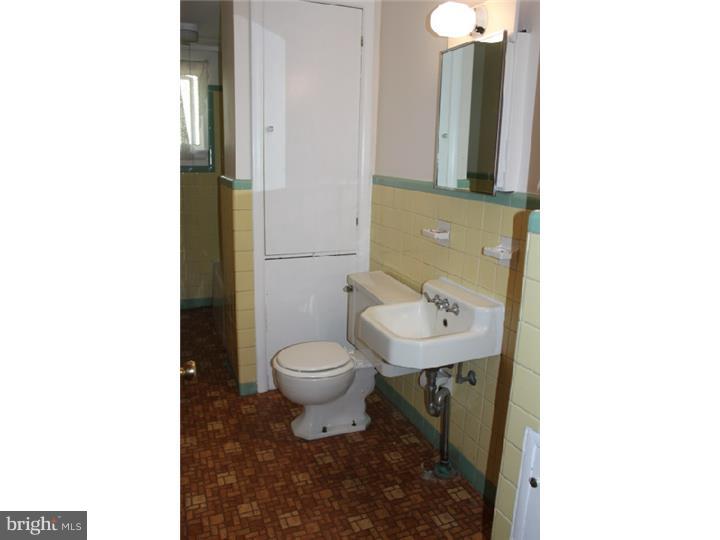 630 Cheswick Road Philadelphia, PA 19128 - Photo 23 of 25 Bathroom