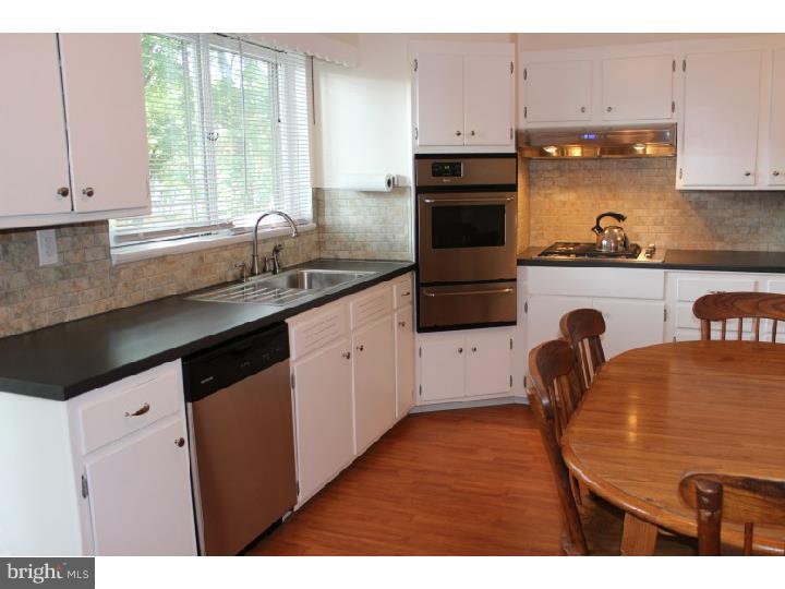 630 Cheswick Road Philadelphia, PA 19128 - Photo 10 of 25 Kitchen