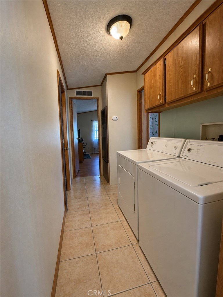 8600 Contreras Street, Unit 54 Paramount, CA 90723 - Photo 5 of 13 Hallway
