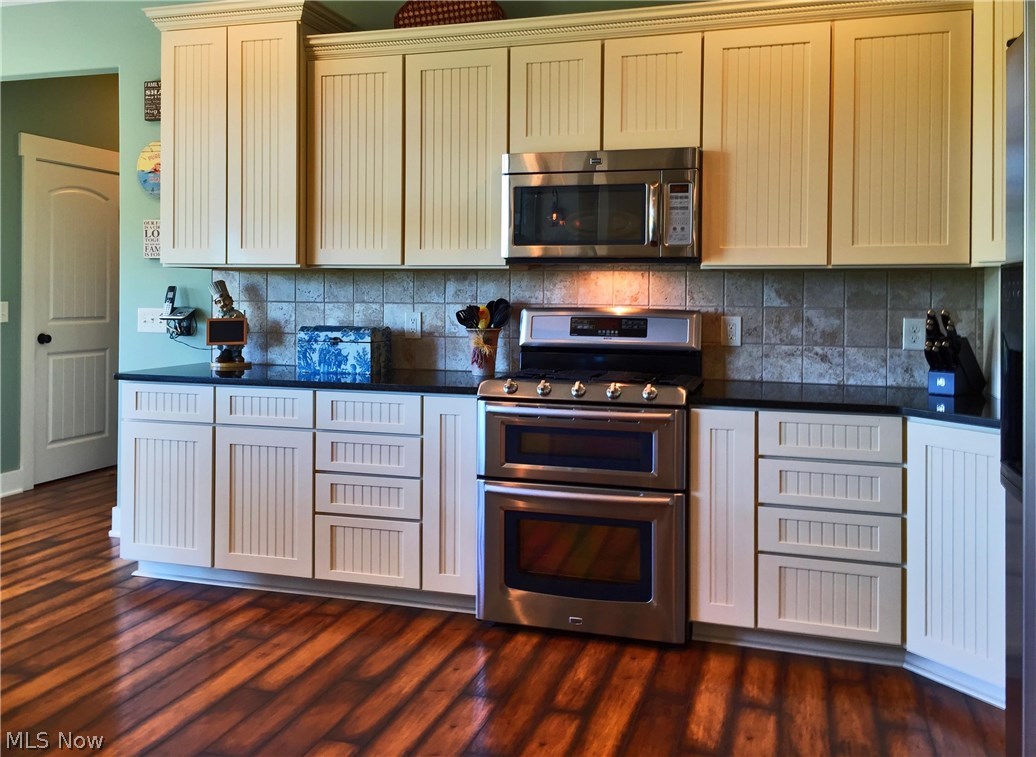 5688 Spring Ridge Drive Wadsworth, OH 44281 - Photo 10 of 35