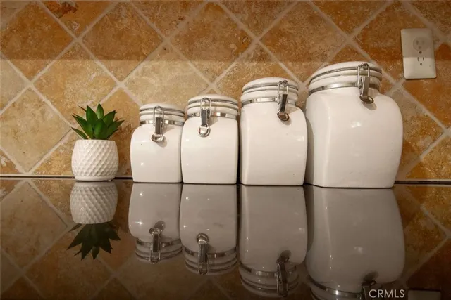 $3,150 | 7310 Balboa Boulevard, Unit F, Van Nuys, CA 91406