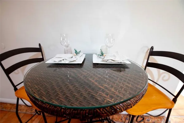 $3,150 | 7310 Balboa Boulevard, Unit F, Van Nuys, CA 91406