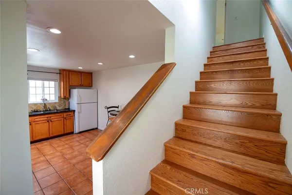 $3,150 | 7310 Balboa Boulevard, Unit F, Van Nuys, CA 91406